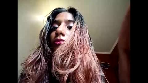 Snapshot of indian_succubus chatting on April 7, 9:10 am Perky baby online show from April 7, 9:10 am