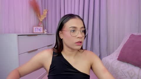 Snapshot of indiancutie_ chatting on December 29, 5:44 pm MIA online show from December 29, 5:44 pm