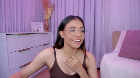 Snapshot of indiancutie_ chatting on March 8, 9:29 pm MIA online show from March 8, 9:29 pm