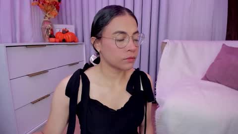 Snapshot of indiancutie_ chatting on October 28, 1:36 pm MIA online show from October 28, 1:36 pm