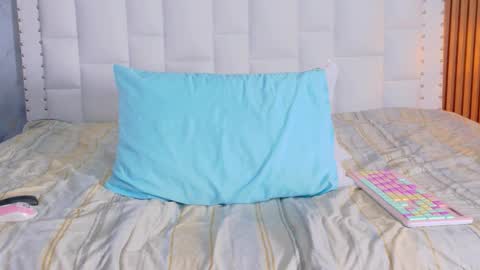 LITTLE AINHOA  online show from October 24, 7:32 pm