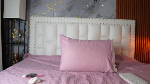 LITTLE AINHOA  online show from May 23, 7:40 pm