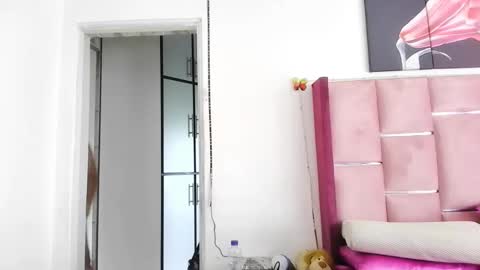 indiandelia online show from February 1, 9:43 am