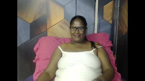 indiandeluxe online show from November 25, 6:24 am