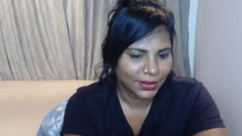 Snapshot of indiandreams_ chatting on February 28, 2:09 pm Palavi online show from February 28, 2:09 pm