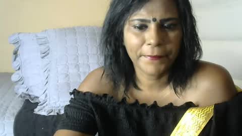 Snapshot of indiandreams_ chatting on July 10, 9:56 am Palavi online show from July 10, 9:56 am