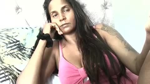 Snapshot of indianjasmin chatting on October 23, 7:51 am priya online show from October 23, 7:51 am