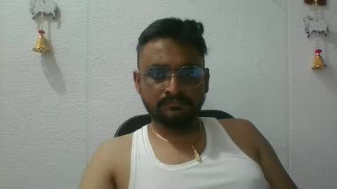 Snapshot of indianlover1433 chatting on October 24, 6:43 am Indian lover online show from October 24, 6:43 am