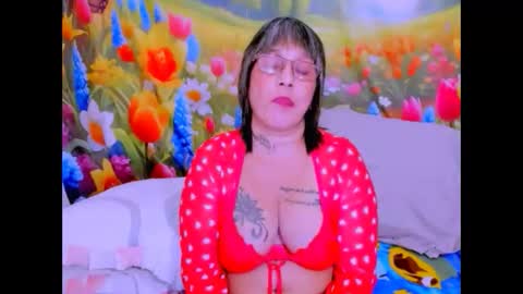 indianroxy27 online show from April 30, 7:42 pm