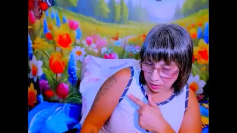 Snapshot of indianroxy27 chatting on May 6, 6:02 pm indianroxy27 online show from May 6, 6:02 pm