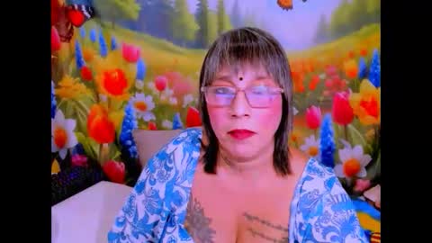 Snapshot of indianroxy27 chatting on May 7, 7:19 pm indianroxy27 online show from May 7, 7:19 pm
