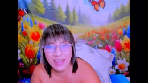 Snapshot of indianroxy27 chatting on May 8, 6:46 pm indianroxy27 online show from May 8, 6:46 pm