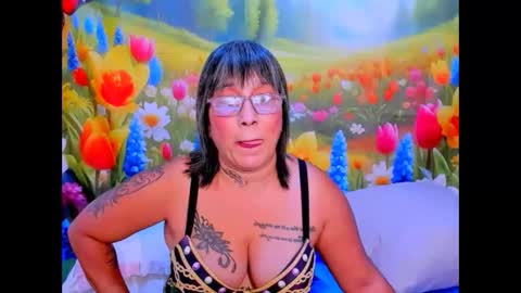 Snapshot of indianroxy27 chatting on May 9, 8:14 pm indianroxy27 online show from May 9, 8:14 pm