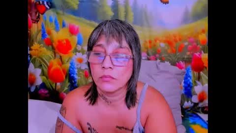 Snapshot of indianroxy27 chatting on May 12, 7:16 am indianroxy27 online show from May 12, 7:16 am