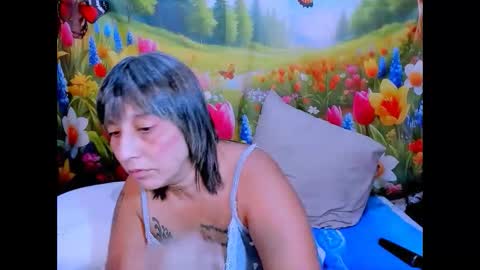 Snapshot of indianroxy27 chatting on May 19, 6:03 pm indianroxy27 online show from May 19, 6:03 pm