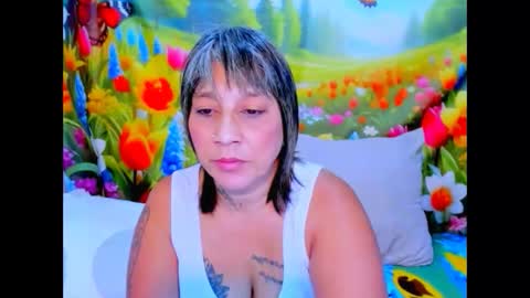 Snapshot of indianroxy27 chatting on May 26, 6:53 am indianroxy27 online show from May 26, 6:53 am