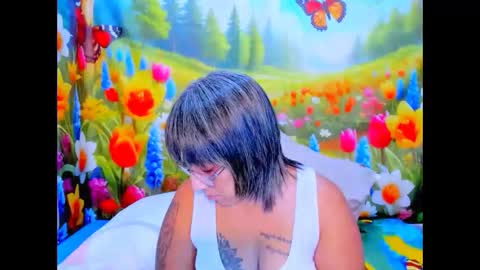 Snapshot of indianroxy27 chatting on May 26, 6:59 pm indianroxy27 online show from May 26, 6:59 pm