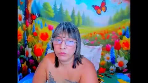 Snapshot of indianroxy27 chatting on June 4, 6:41 am indianroxy27 online show from June 4, 6:41 am