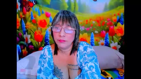 Snapshot of indianroxy27 chatting on June 4, 7:09 pm indianroxy27 online show from June 4, 7:09 pm
