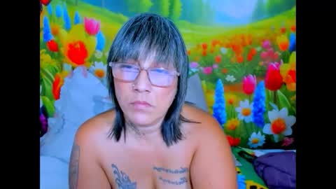 Snapshot of indianroxy27 chatting on June 10, 6:23 am indianroxy27 online show from June 10, 6:23 am