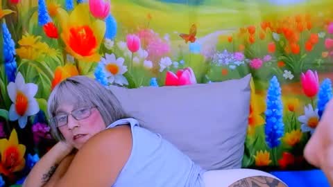 Snapshot of indianroxy27 chatting on June 13, 10:51 pm indianroxy27 online show from June 13, 10:51 pm
