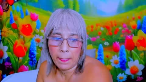 Snapshot of indianroxy27 chatting on June 14, 2:52 pm indianroxy27 online show from June 14, 2:52 pm