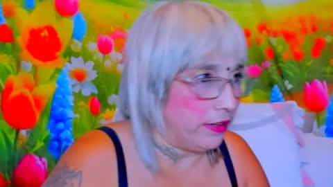 Snapshot of indianroxy27 chatting on June 19, 6:12 pm indianroxy27 online show from June 19, 6:12 pm