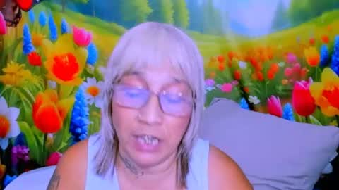 Snapshot of indianroxy27 chatting on June 23, 6:17 pm indianroxy27 online show from June 23, 6:17 pm