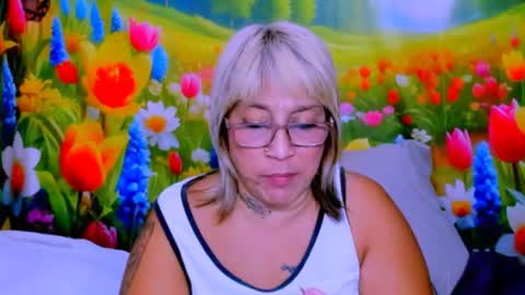 Snapshot of indianroxy27 chatting on July 9, 6:50 am indianroxy27 online show from July 9, 6:50 am