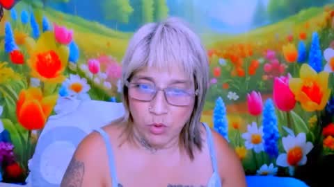 Snapshot of indianroxy27 chatting on July 16, 6:19 am indianroxy27 online show from July 16, 6:19 am