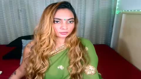 Snapshot of indiansecretlove20 chatting on December 3, 6:50 pm goddess online show from December 3, 6:50 pm