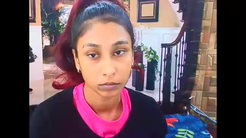 Snapshot of indiansexybutt4u2luv chatting on May 20, 6:19 am indiansexybutt4u2luv online show from May 20, 6:19 am