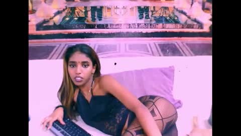Snapshot of indiansexyslender4u2luv chatting on February 27, 9:22 am indiansexyslender4u2luv online show from February 27, 9:22 am