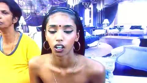 Snapshot of indiansexyslender4u2luv chatting on November 22, 5:39 am indiansexyslender4u2luv online show from November 22, 5:39 am