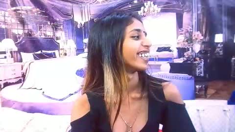 Snapshot of indiansexyslender4u2luv chatting on November 30, 5:22 am indiansexyslender4u2luv online show from November 30, 5:22 am