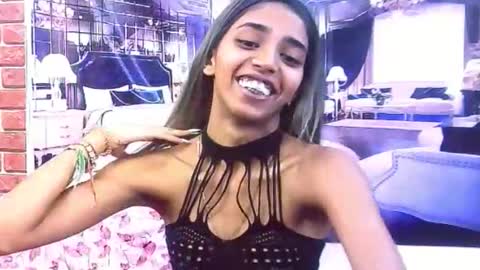 Snapshot of indiansexyslender4u2luv chatting on December 15, 5:34 am indiansexyslender4u2luv online show from December 15, 5:34 am