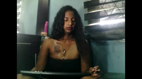 Snapshot of indiantina01 chatting on December 5, 7:05 am tina online show from December 5, 7:05 am