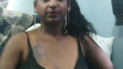 Snapshot of indiantina01 chatting on December 8, 10:41 am tina online show from December 8, 10:41 am