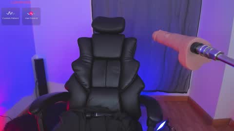 Snapshot of indie_78 chatting on December 2, 3:45 am Hey Im Indie follow me on my instagram online show from December 2, 3:45 am