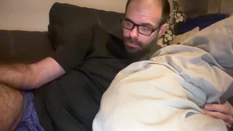 Snapshot of indiscriminator chatting on January 2, 5:46 am just1dude online show from January 2, 5:46 am