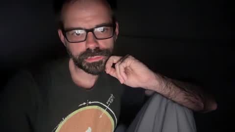 Snapshot of indiscriminator chatting on September 16, 4:35 am just1dude online show from September 16, 4:35 am