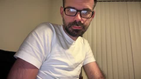 Snapshot of indiscriminator chatting on November 5, 8:14 am just1dude online show from November 5, 8:14 am