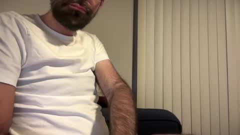 Snapshot of indiscriminator chatting on November 24, 7:30 am just1dude online show from November 24, 7:30 am