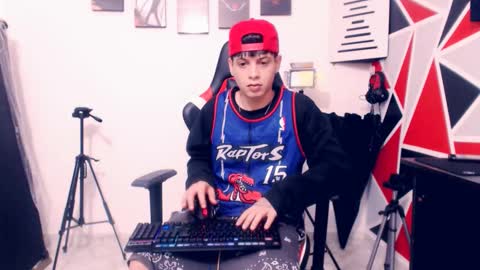 Snapshot of indomitablebeast chatting on November 29, 3:42 am matias online show from November 29, 3:42 am