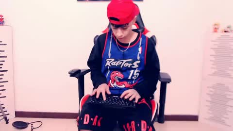 Snapshot of indomitablebeast chatting on May 28, 1:25 am matias online show from May 28, 1:25 am