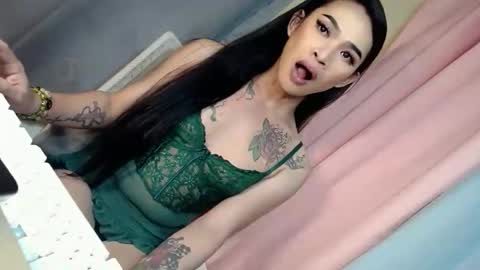 Snapshot of indra_mae chatting on May 27, 6:16 pm Mae online show from May 27, 6:16 pm
