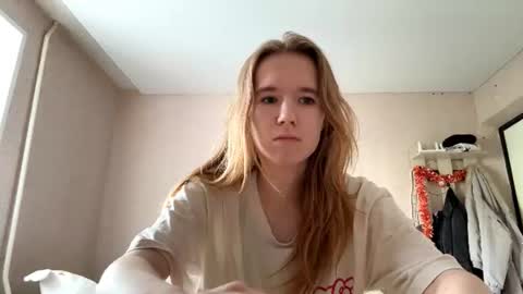 Snapshot of inespacheco chatting on July 2, 1:17 pm Sofia online show from July 2, 1:17 pm