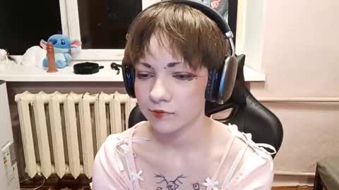 Snapshot of infinitina chatting on October 18, 7:03 pm Keily online show from October 18, 7:03 pm