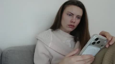 Snapshot of infinitiq45 chatting on December 18, 11:38 am Sweet girl online show from December 18, 11:38 am