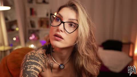 MAL ---  online show from February 21, 8:21 pm